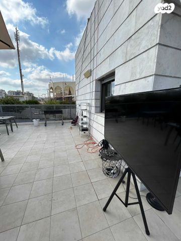 גג/ פנטהאוז, אלברט איינשטיין 26, פסגות אפק, ראש העין