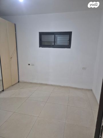 דו משפחתי, יעקב הופרט 1, כנען א, צפת