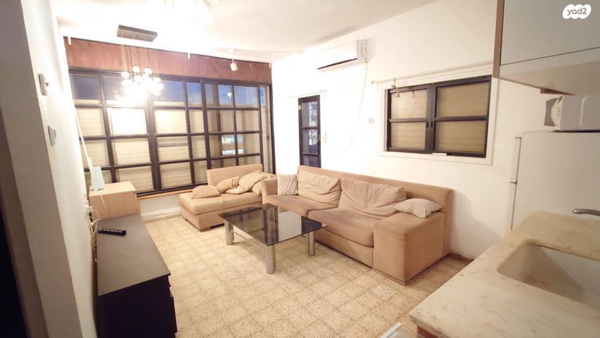 טרומפלדור 4