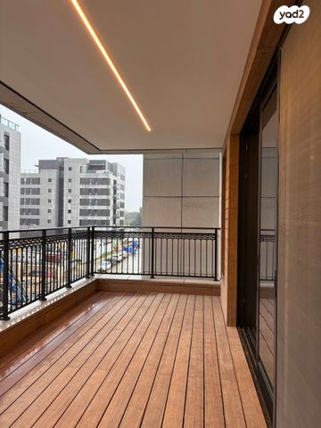 דירה, בנימין וולפוביץ' 6, מרכז דרום, רעננה