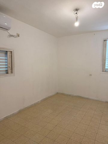 שדרות מונטיפיורי 16