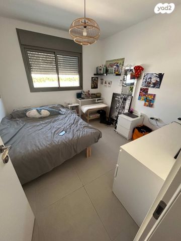 גג/ פנטהאוז, אלברט איינשטיין 26, פסגות אפק, ראש העין