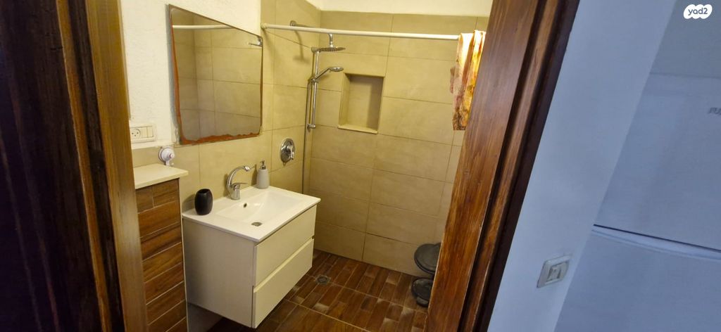 דירה, האלון 54, עין יעקב, עין יעקב