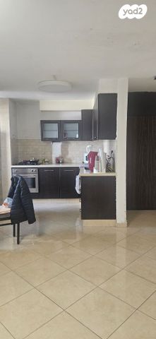 דירה, דוד רזיאל 4, רמת הנשיא, בת ים