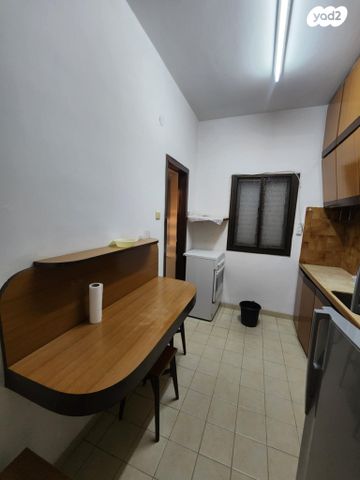 דירה, שדרות ג'יימס דה רוטשילד 12, קרית אליעזר, חיפה