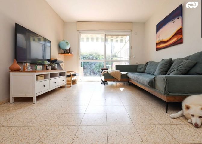 דירת גן, עפרוני 3, צוותא ב, אלפי מנשה