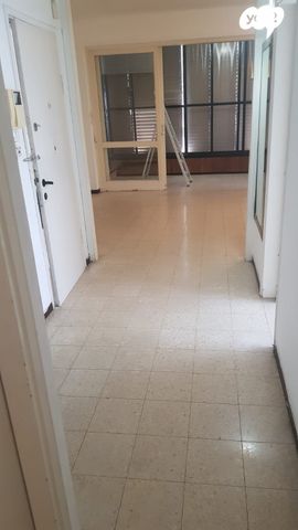 דירה, ז'בוטינסקי 136, הצפון החדש - כיכר המדינה, תל אביב יפו