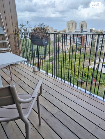 גג/ פנטהאוז, המתנחלים 32, אלון, רמת השרון