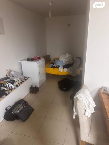 מרתף/ פרטר, בזלת 31, הצבאית, כפר יונה