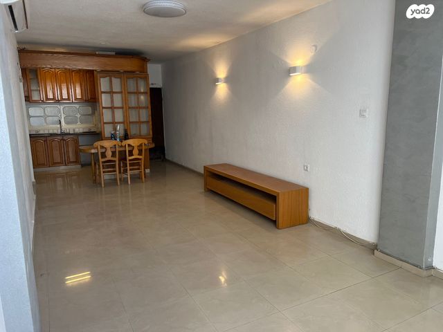 דירה, ישראל בן ציון 19, דרום מערב ותיק, בת ים