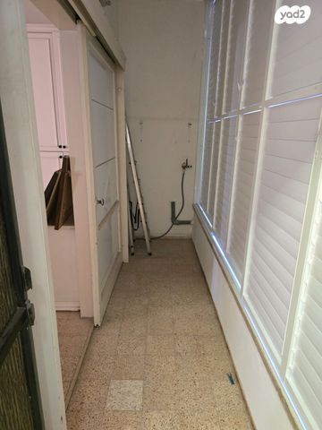 דירה, הרב הרצוג 5, לב העיר, בת ים