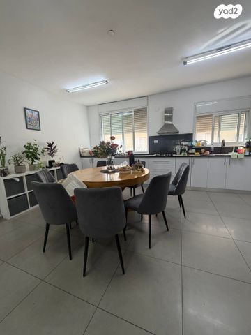 דירה, השר שטרית 18, קרית חיים מזרחית, חיפה