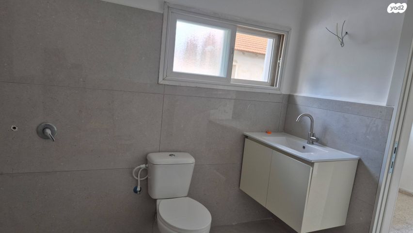 דו משפחתי, צפניה 1, שיכון ממשלתי, פרדס חנה כרכור