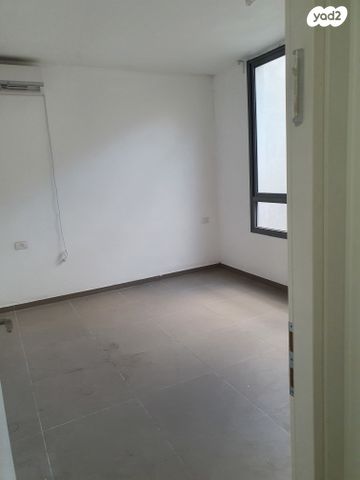 דירה, מסדה 50, קרית מטלון, פתח תקווה