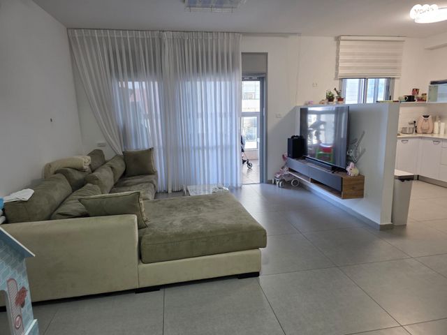 שדרות הציונות 77