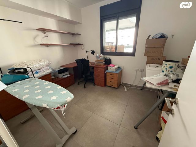 דירה, שדרות הנשיאים 42, מתחם 1200, הוד השרון