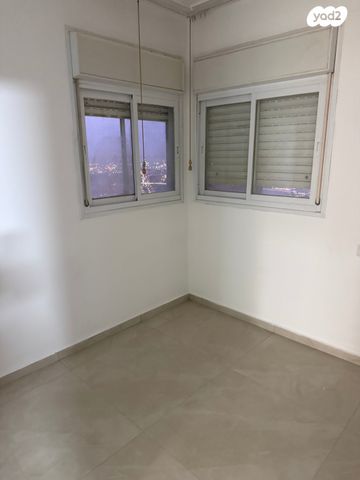 דירה, נתיב חן 35, נווה שאנן, חיפה