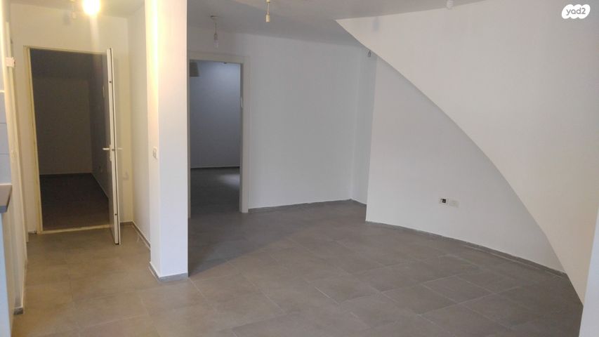 יחידת דיור, החרמון 13, אורנית, אורנית