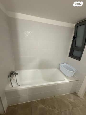 דירה, אלון 3, החורש, חריש