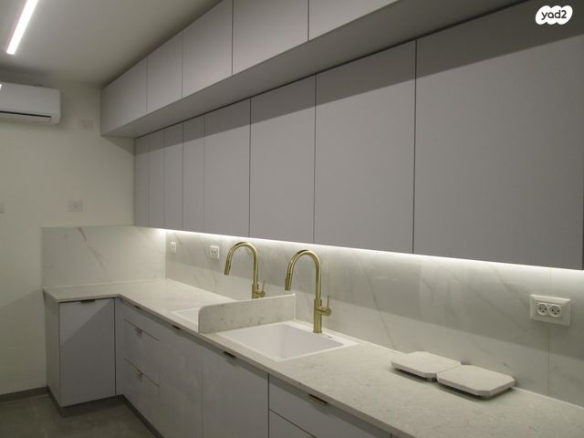 דירה, הרב בן יעקב 16, קרית ויז'ניץ, בני ברק