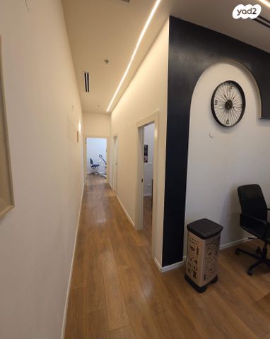 חנויות/ שטח מסחרי, הלוחמים 53, תל גיבורים, חולון