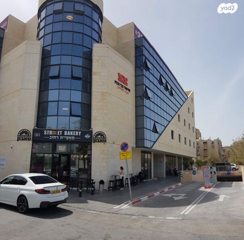 חנויות/ שטח מסחרי, הלוחמים 53, תל גיבורים, חולון