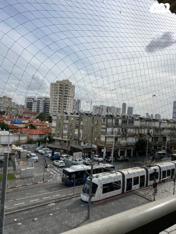 דירה, שדרות העצמאות 77, הגבול רוטשילד, בת ים
