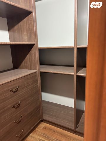 גג/ פנטהאוז, מורן, שיכון עובדים, טבריה