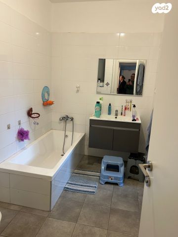 דירה, מורן 11, שיכון עובדים, טבריה