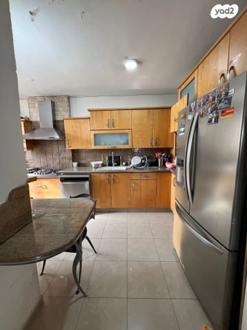 דירה, שדרות העצמאות 77, הגבול רוטשילד, בת ים