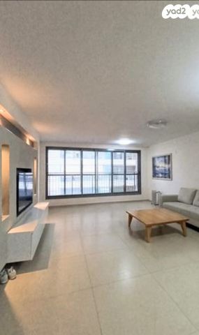 יעל הגיבורה 9