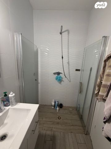 דירה, אריק שרון, נהריה