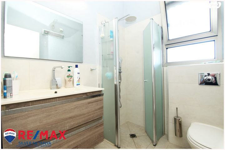 גג/ פנטהאוז, חדרה