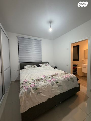 דירה, אריק שרון, נהריה