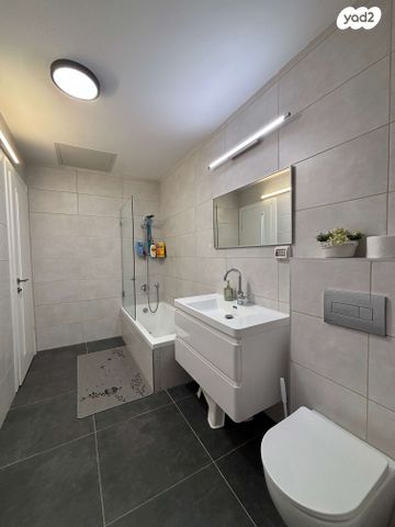 דופלקס, וייצמן 131, רעננה