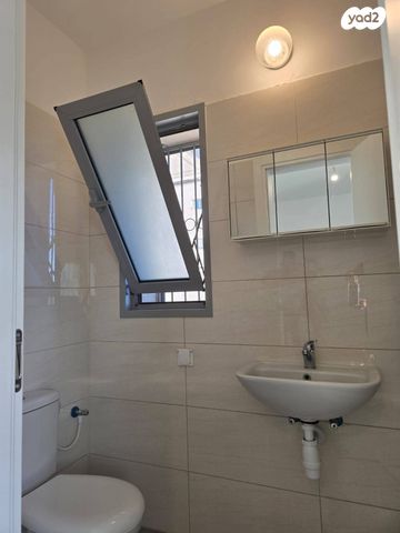 דירה, אדמונד סחייק, מלחה, מנחת, ירושלים