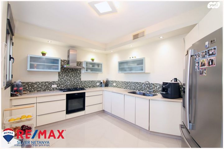 גג/ פנטהאוז, חדרה