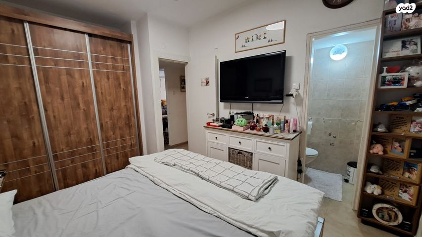 דירה, רמב"ם, ראשון לציון