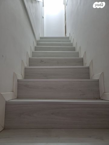 גג/ פנטהאוז, אהרון לובלין, גני אביב, לוד