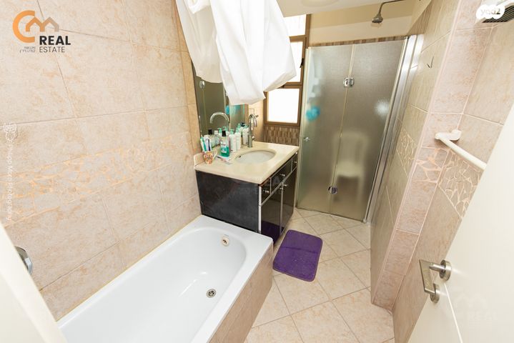 דירה, אלכסנדר ינאי, כרמליה, חיפה