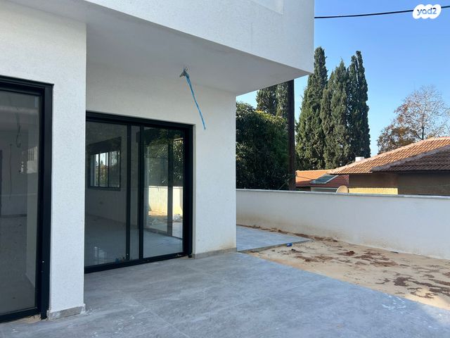 דו משפחתי, פרדס חנה כרכור