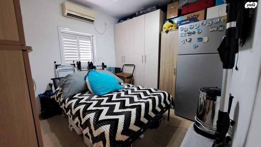 דירה, רמב"ם, ראשון לציון