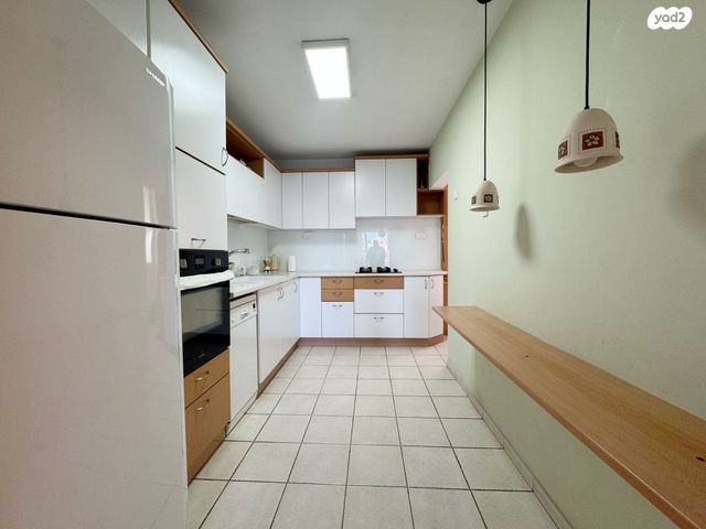 דירה, מעלות, נאות יהודית ונווה ארזים, חולון