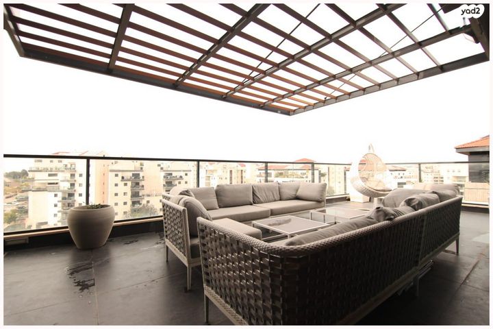 גג/ פנטהאוז, סשה ארגוב, נווה זמר, רעננה