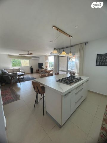 בית פרטי/ קוטג', בית אריה / עופרים