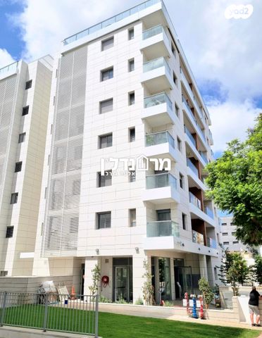 דירה, אבן שפרוט, הרצליה