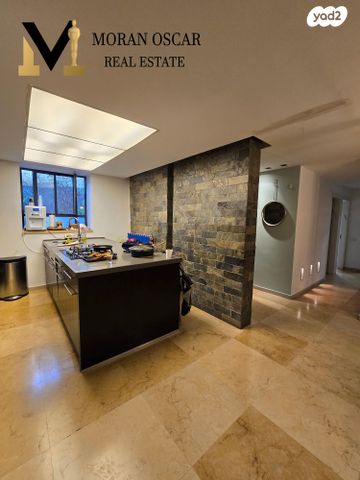 דירת גן, שרה אהרונסון 5, אזור הבילויים, רמת גן