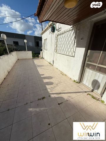 דו משפחתי, מיכה 7, קרית אתא