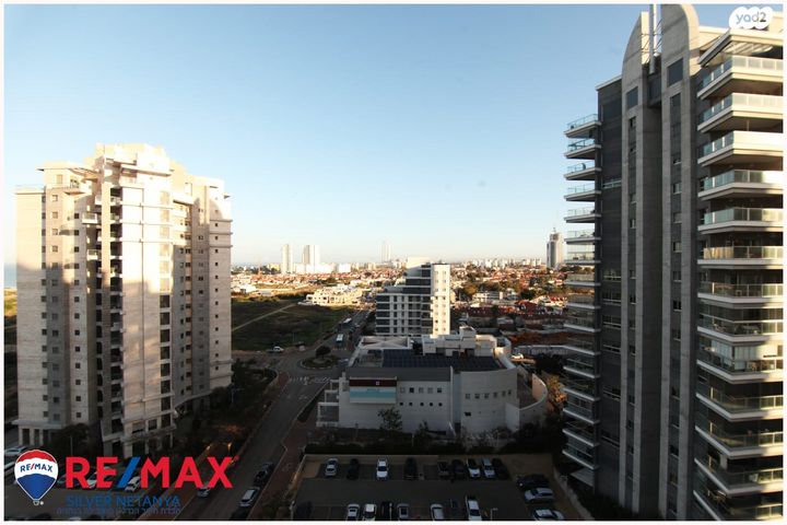 גג/ פנטהאוז, חדרה