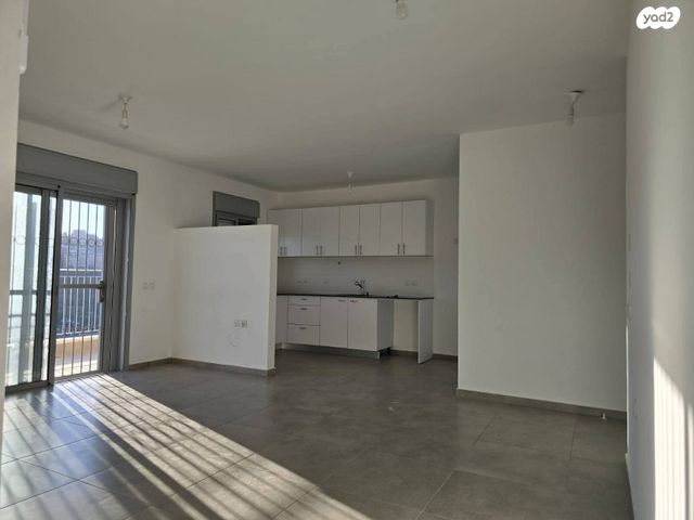 אדמונד סחייק 